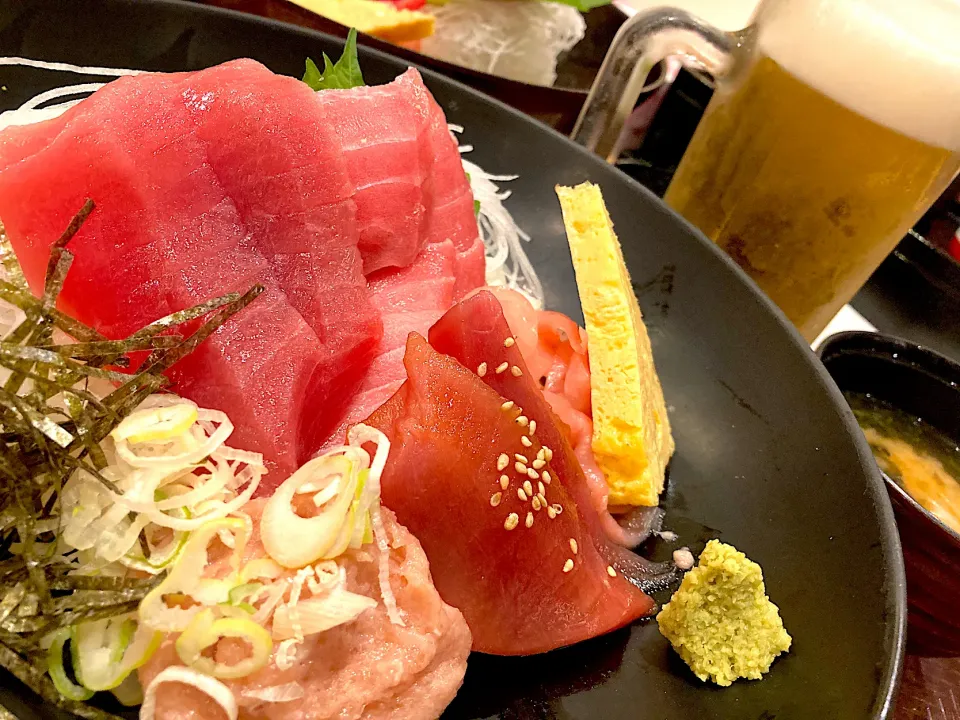 特選マグロ丼とビール🍺|アイさん