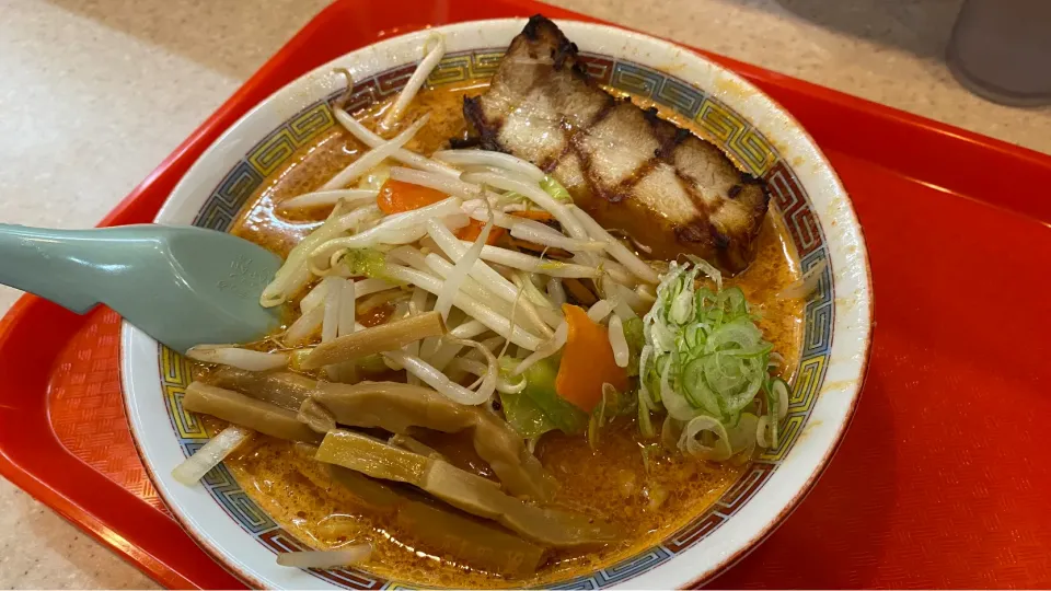 龍龍食堂の味噌チゲラーメン|Morito Kamiyaさん