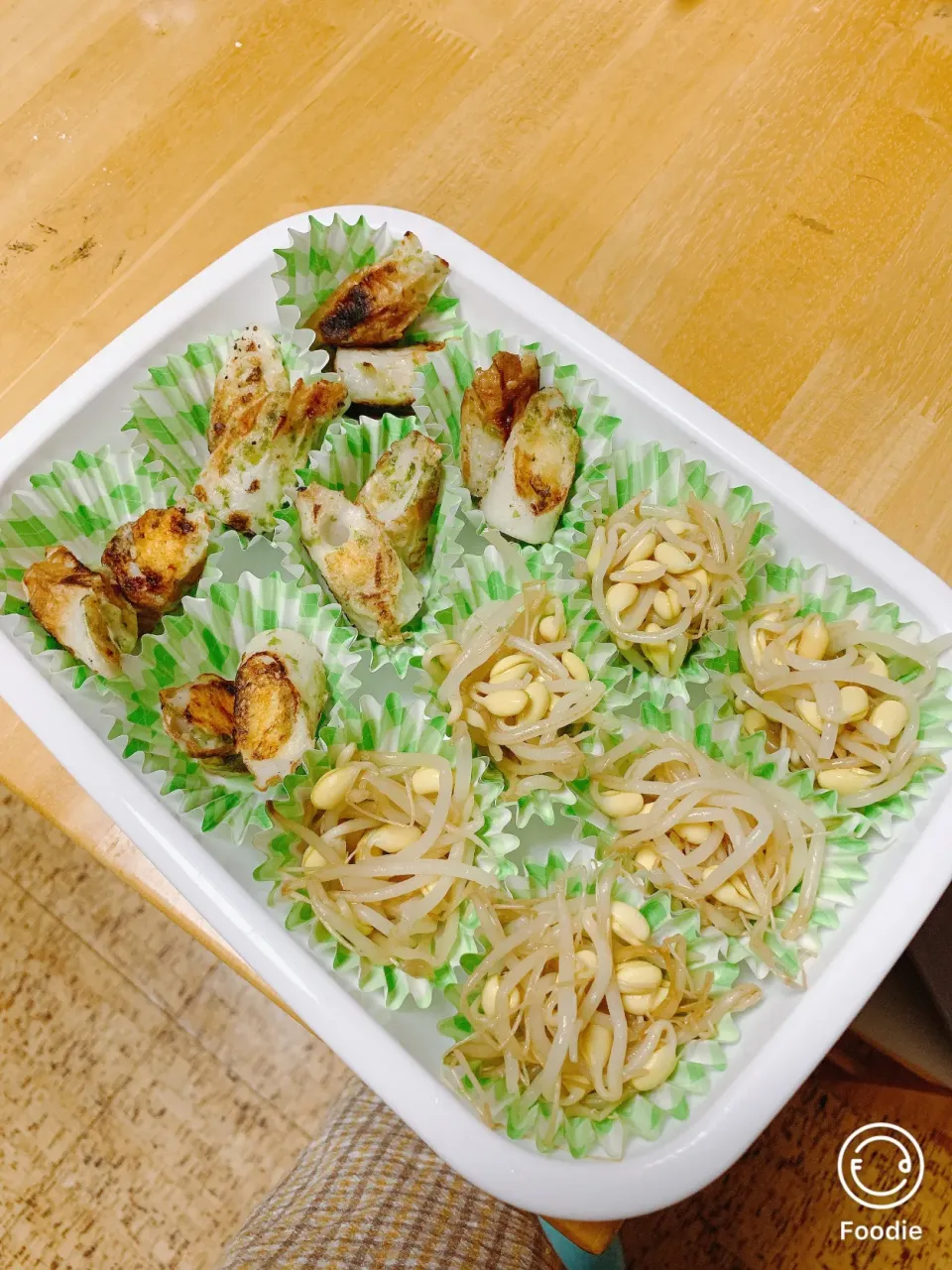 Snapdishの料理写真:【作り置き】お弁当/チーズちくわの磯辺揚げ、もやしナムル|まろぽんさん