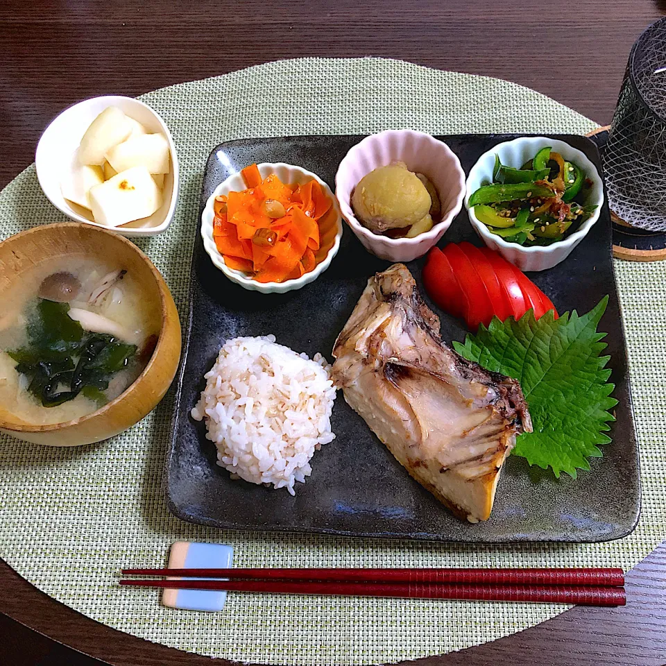 10/25晩ご飯：鰤カマの塩焼き|ななみんさん