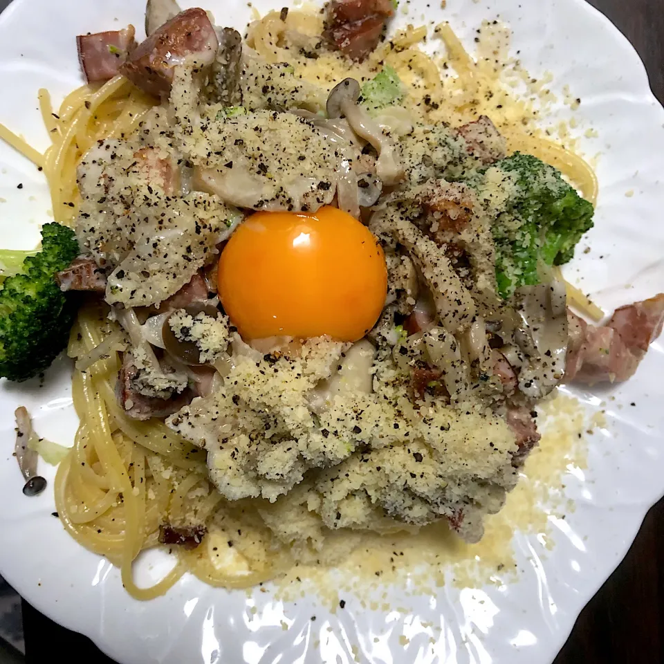 Snapdishの料理写真:チーズたっぷりパスタ|りょうさん