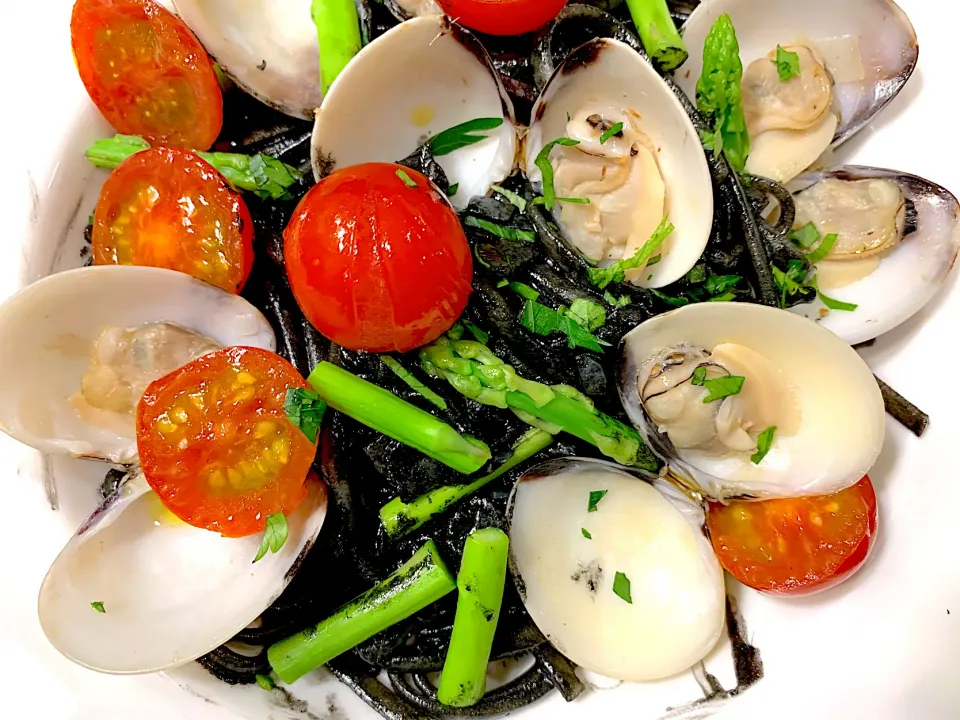 Spaghetti alle vongole e nero|Rjさん