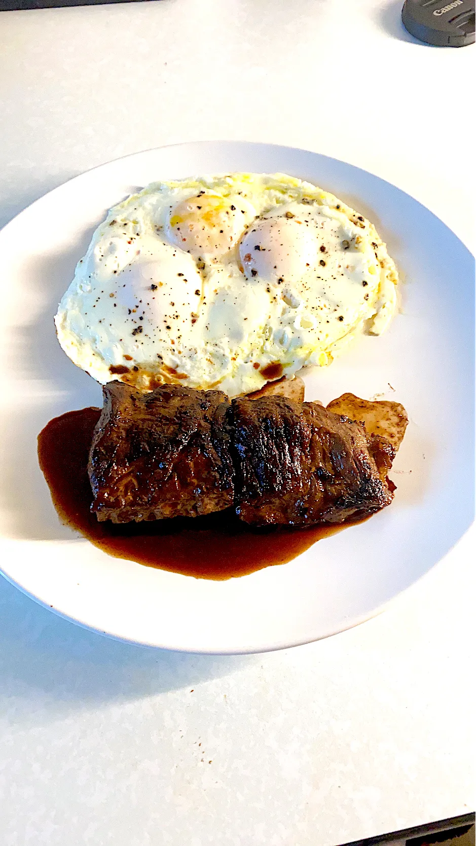 Breakfast (150g beef steak & eggs) 💪|にゃんこさん