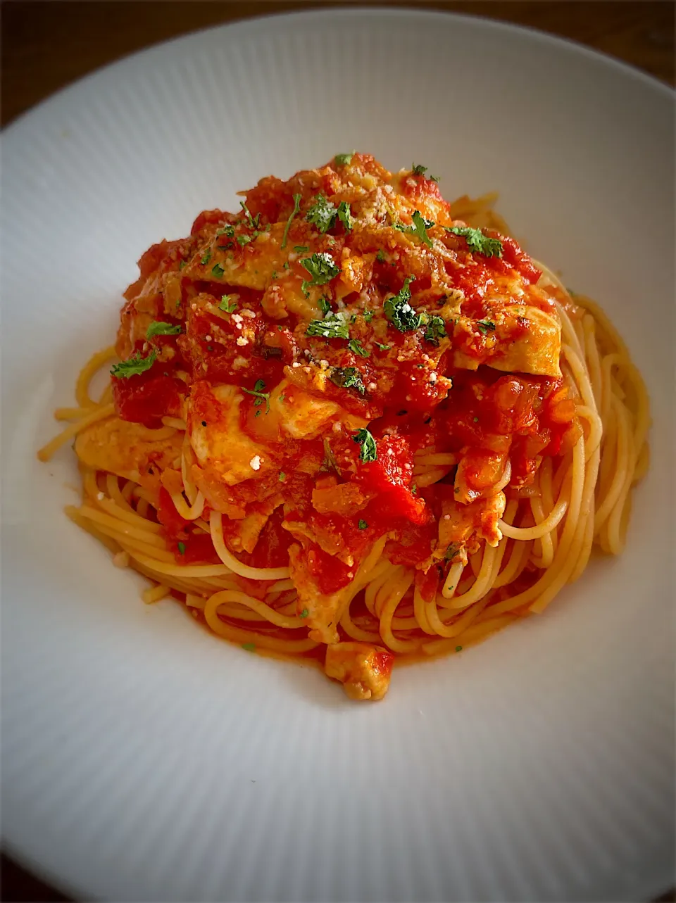 Snapdishの料理写真:アジアーゴ・フレスコチーズをたくさん入れたとろ〜り"チキンのトマトソースパスタ"🍝|Michiyo Shimizuさん