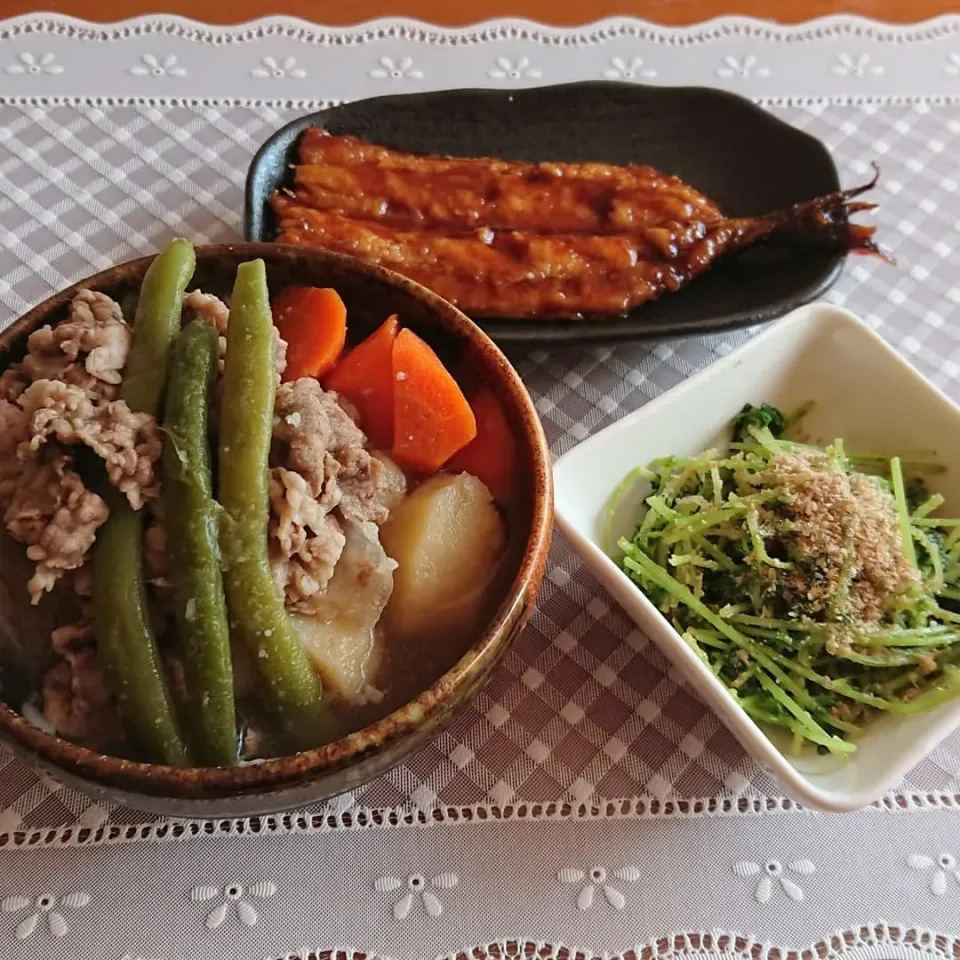 ☆肉じゃが
☆サンマ蒲焼き
☆豆苗ごま和え|chikakoさん