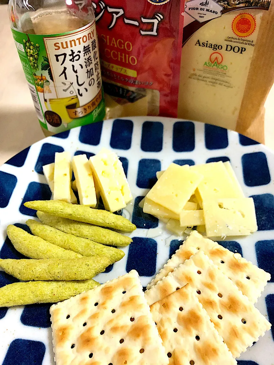 アジアーゴチーズ🧀とクラッカー|pepiさん