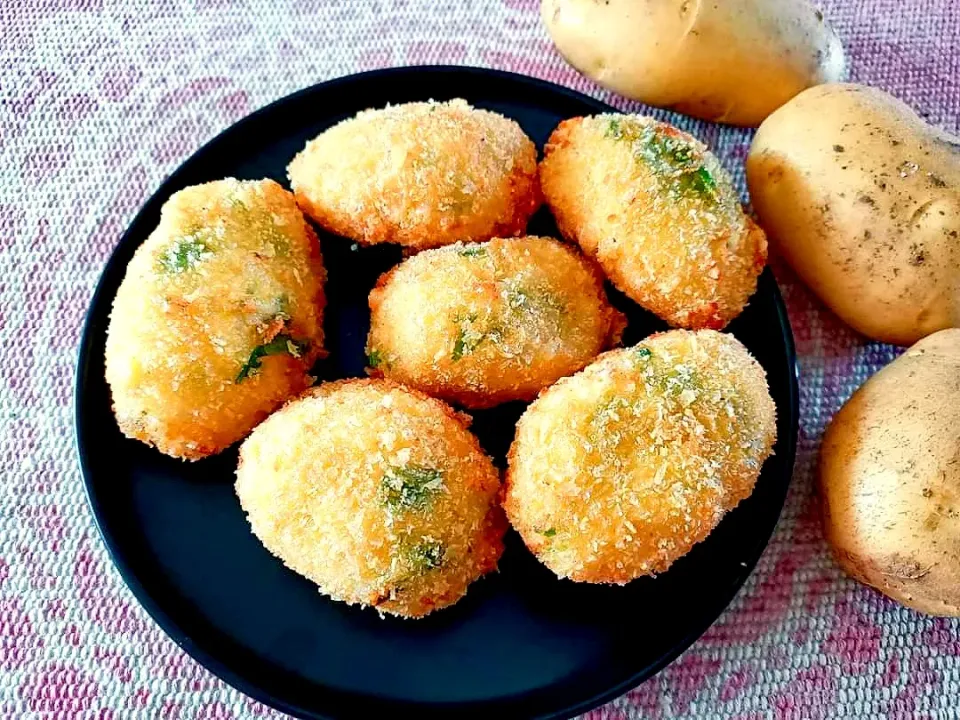 Potato 🥔 and Mozzarella cheese Croquettes|Fatmamaさん