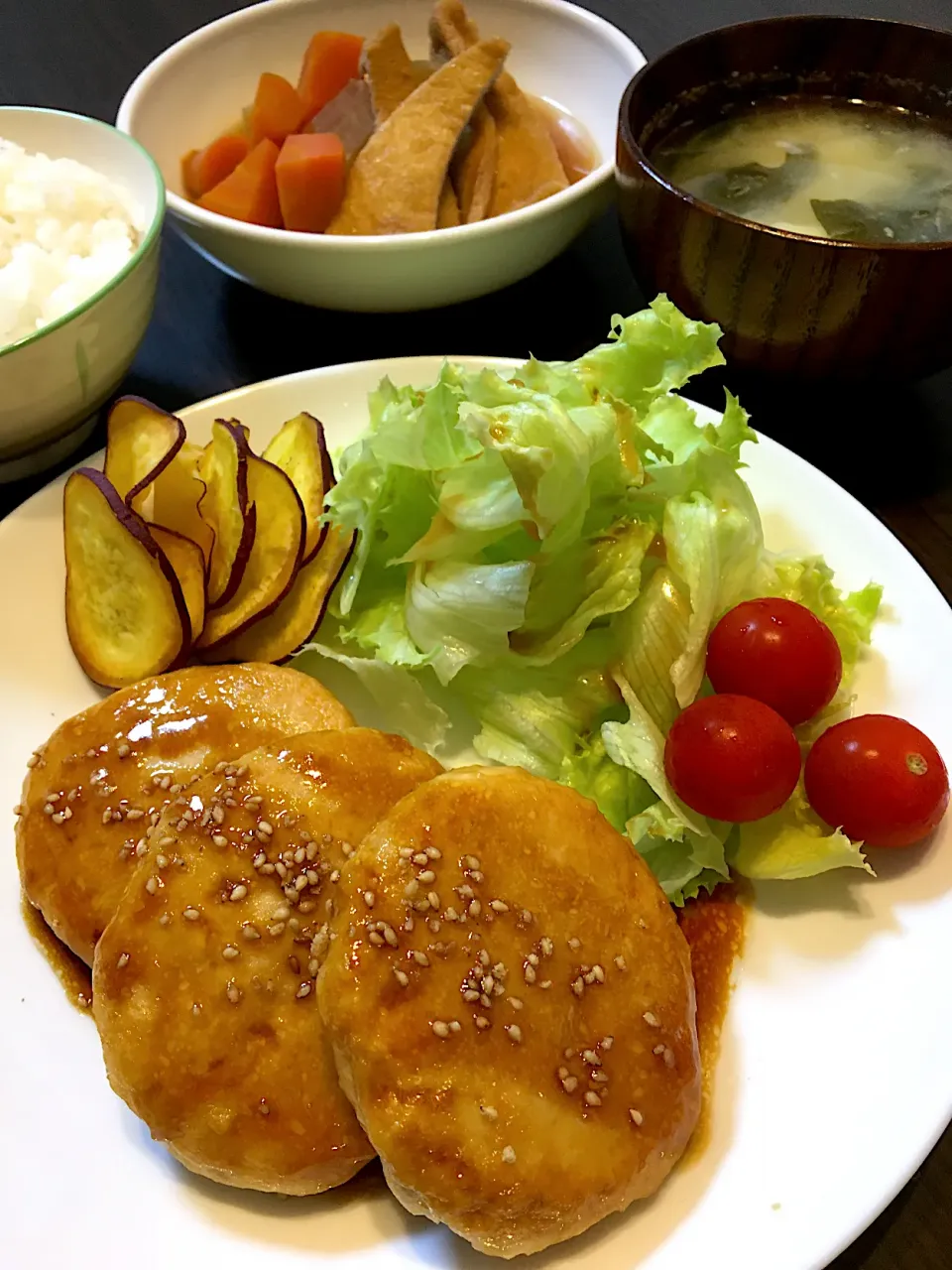 Snapdishの料理写真:つくね風豆腐ハンバーグの晩ご飯|mikaさん