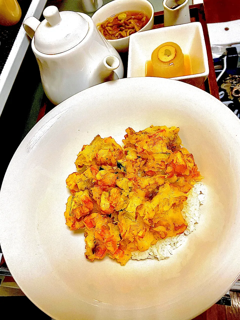 Snapdishの料理写真:かき揚天丼　天茶汁と丼タレを添えて　ごぼう天の砧巻き　じゃが芋素麺|Rikiya Saitouさん