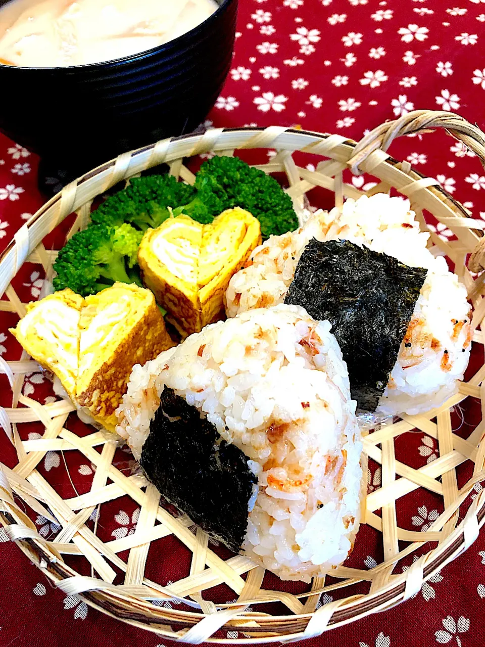 🍙あみ海老とおかかおにぎりランチ🍙㊗︎100投稿‼️🎉|＊いちご＊さん