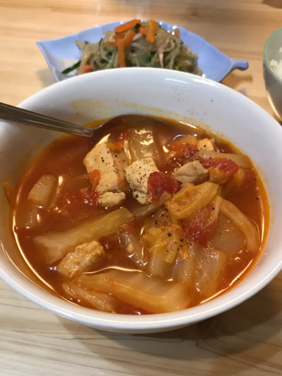 冬の訪れを感じる　白菜と鶏肉のトマト煮🍅|かおたまさん