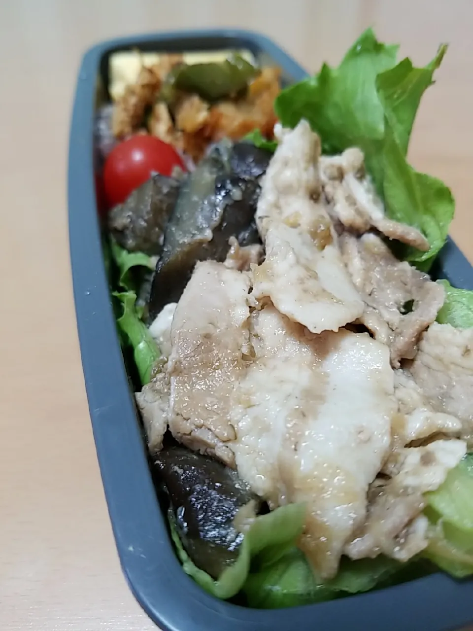 Snapdishの料理写真:豚バラなす炒め弁当|milk15さん