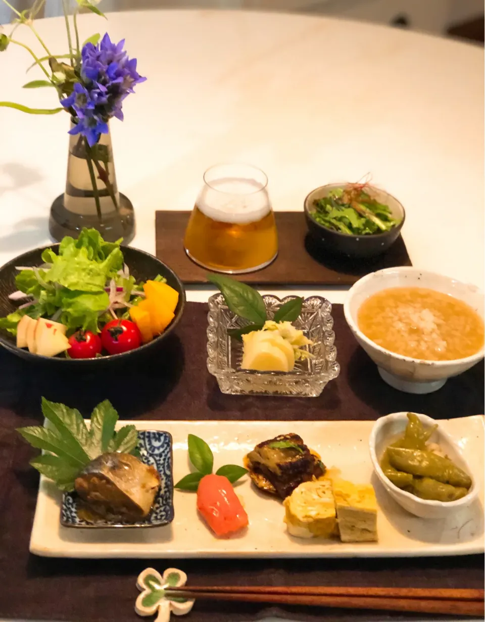 Snapdishの料理写真:茶粥　柿とりんごのサラダ　だし巻き　なすび の蒲焼き🍺😊|あっこさん