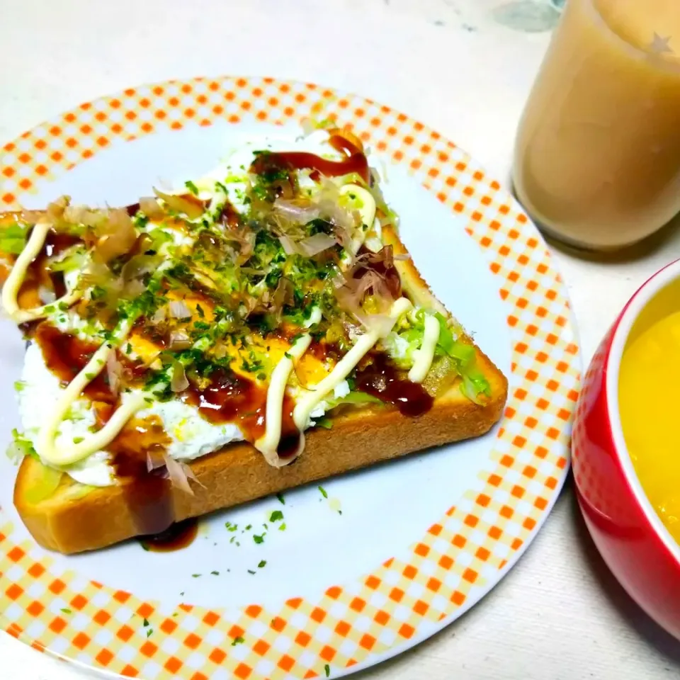 キャベツ目玉焼きのお好み焼き風トースト|うたかた。さん