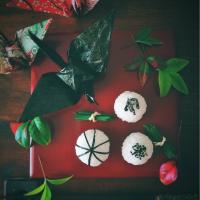 おにぎりアクションと黒い鶴