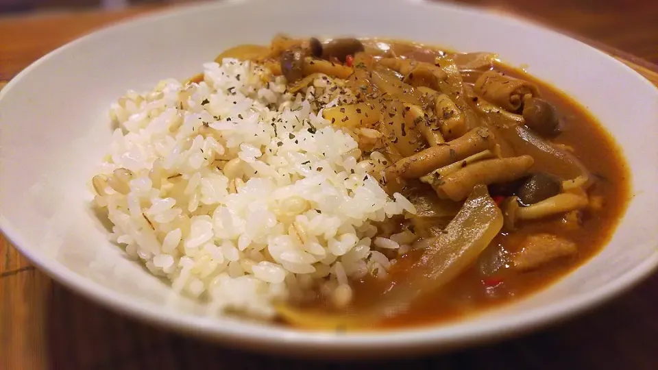 もつｶﾚｰ🍛
の晩ごはん✨|kaz(*･ω･)さん