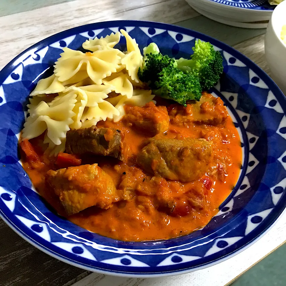 アイヴァル（焼きナスとパプリカのペースト）と豚肉煮込み クロアチア料理|SERINOさん