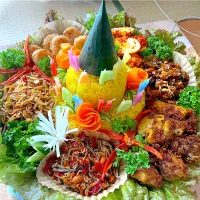 Nasi tumpeng|Dapoer UniLalaさん