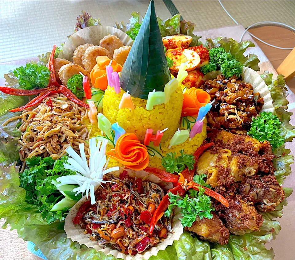 Nasi tumpeng|Dapoer UniLalaさん