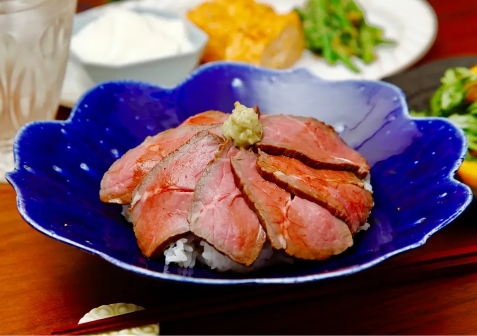 舘野雄二シェフのローストビーフ丼　　Roast beef bowl|マユマユさん