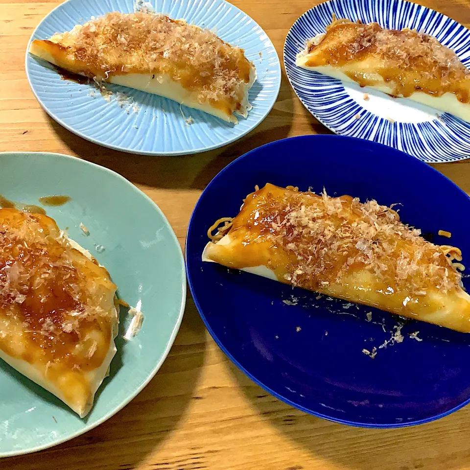 Snapdishの料理写真:セブンのもちもちお好み焼き再現|gohan♡さん