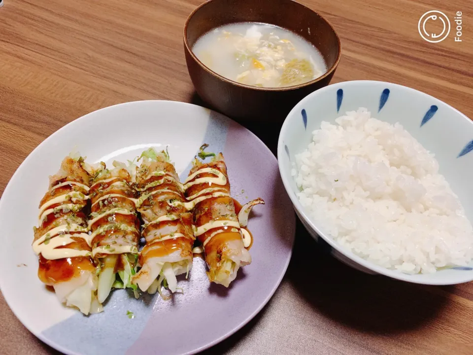 お好み焼き風豚巻きキャベツとレタスの中華スープ|まろぽんさん