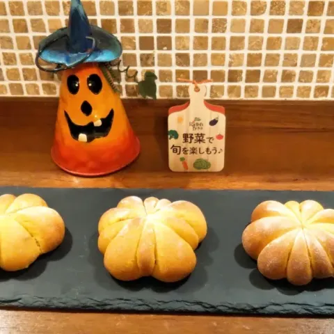 「かぼちゃ」を使ってみたSnapdishの料理・レシピ写真:チョコ入り🎃ぱん