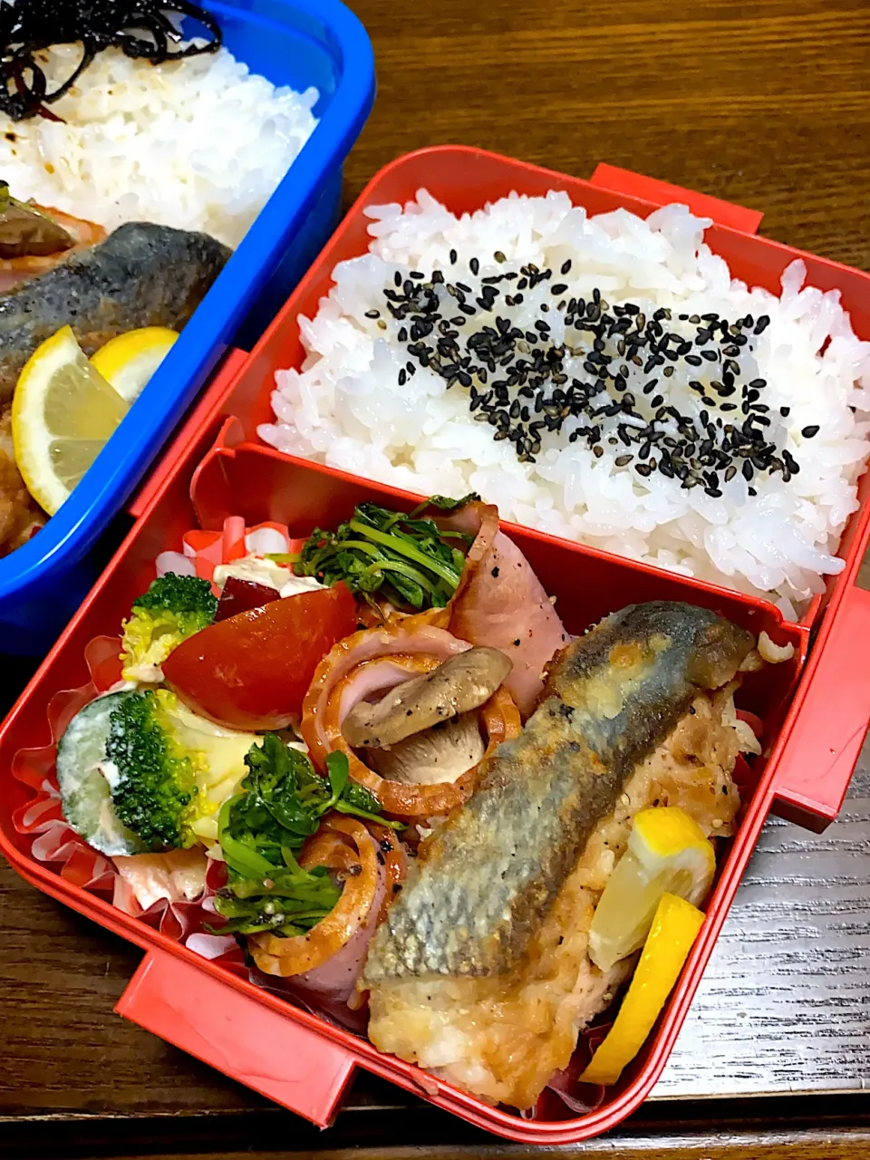 秋鮭のムニエルとりんごサラダ弁当|acoさん