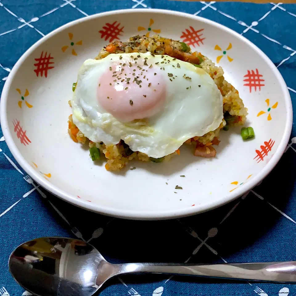 グリーンカレーチャーハン　目玉焼き乗せ|matchさん