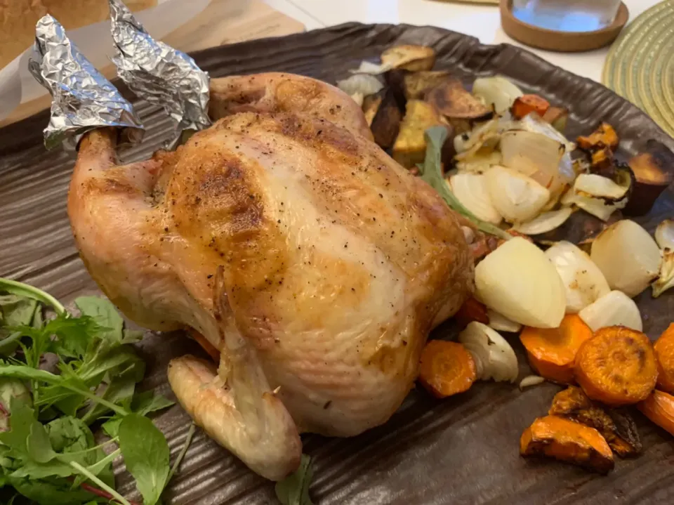 Snapdishの料理写真:Roasted chicken and veggies for a home party|PeachPieさん