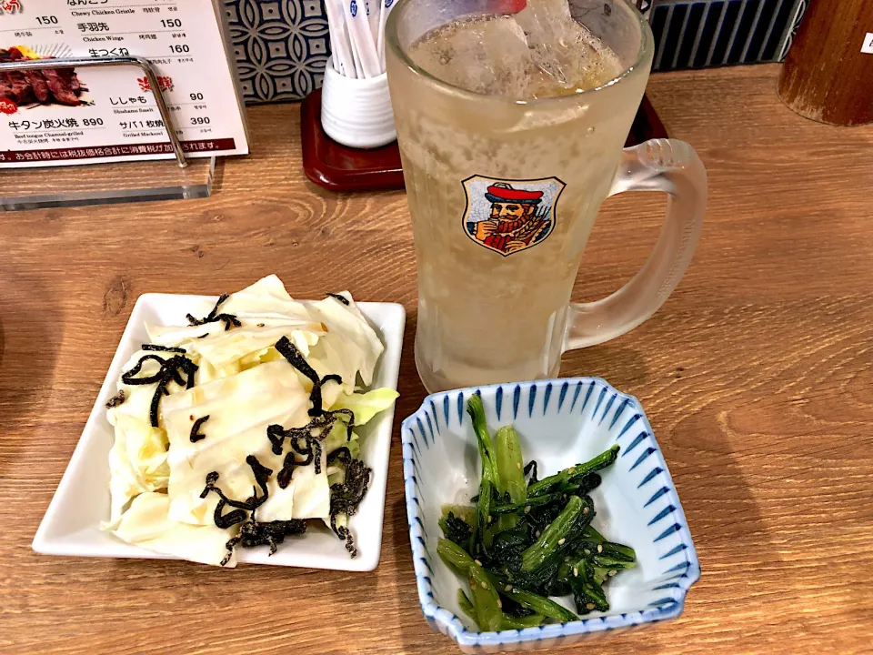 Snapdishの料理写真:ハイボール w/ お通し|T. Wonderさん