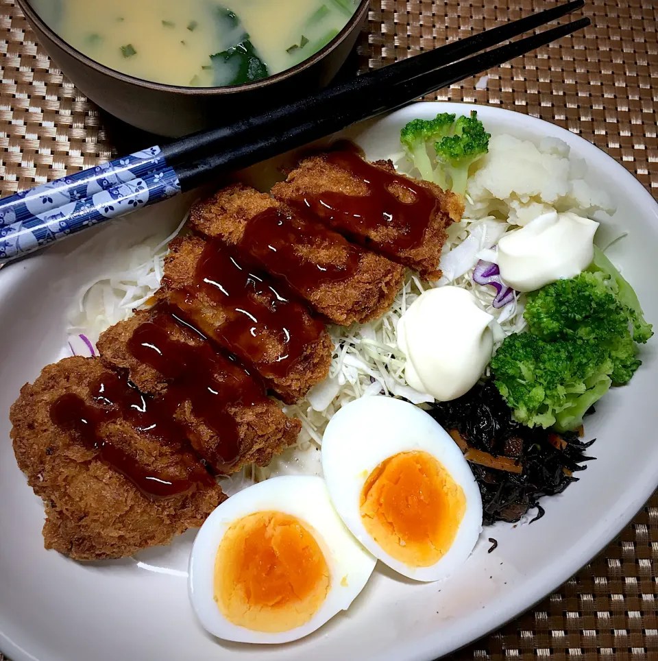 チキンカツセット|すくらんぶるえっぐさん