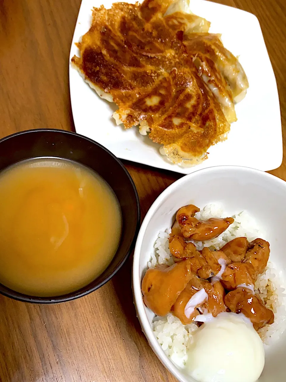 焼き鳥丼、餃子、蟹汁|aico☆さん