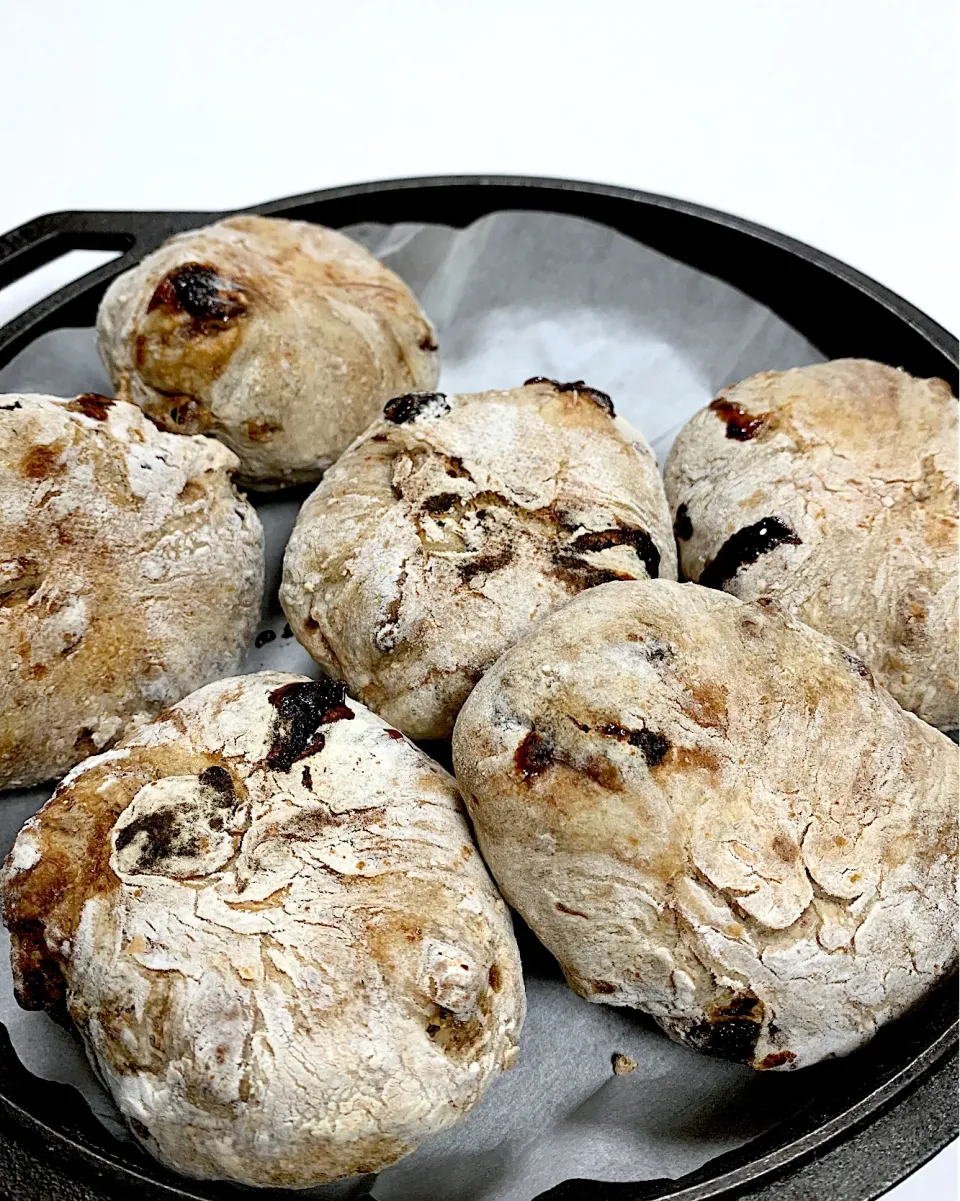 Prune & Walnut Sourdough Rolls|gonbenさん