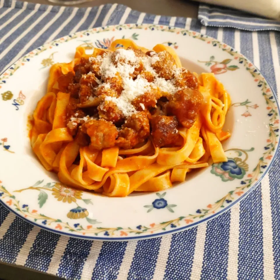 Tagliatelle with pork sausage tomato sauce|Ery_05さん