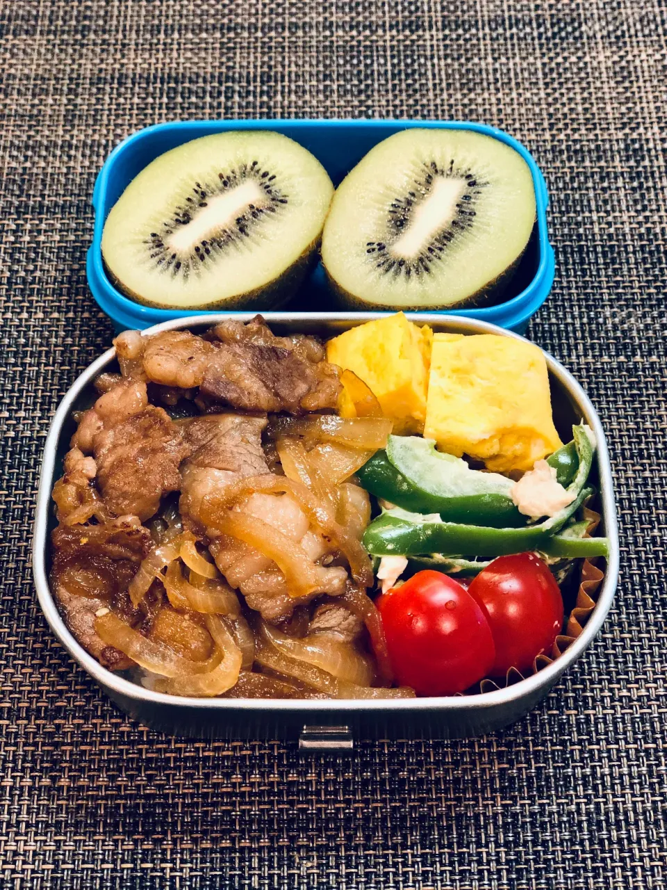 本日の女子中学生弁当→焼肉丼、卵焼き、ピーマンツナマヨ|Taja & Mayさん