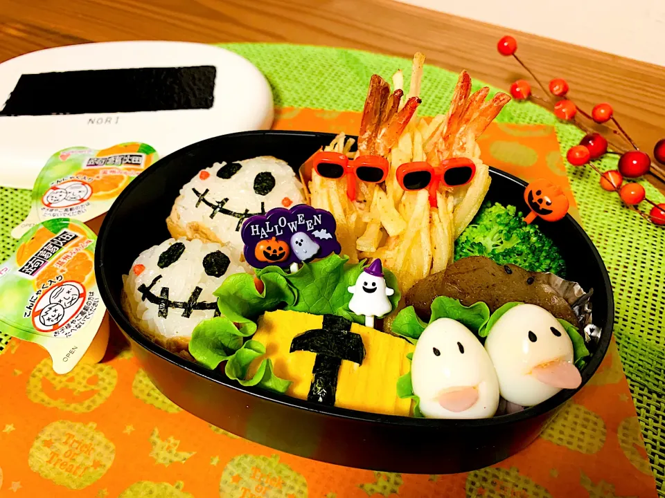 Snapdishの料理写真:ハロウィン弁当🎃👻海老のみの揚げ🦐|いちごさん