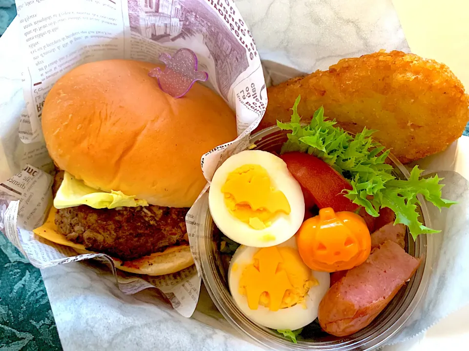 【中1男子弁当】ハロウィン🎃バーガー🍔|まりっぺさん