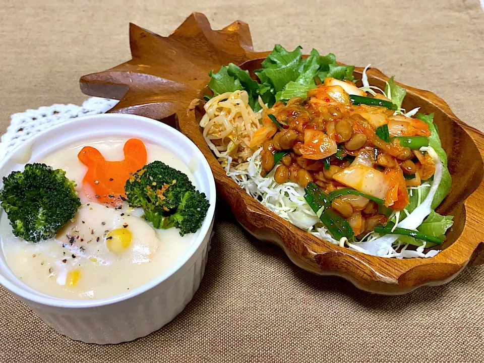 Snapdishの料理写真:🌱納豆キムチ無限もやしサラダ🥗
　クリームシチュー|eiyadeさん