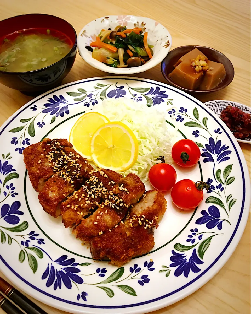 今日の夕食　とんかつ　青梗菜のお浸し　胡桃胡麻豆腐　あおさのお味噌汁|ふわ猫はなちゃんさん