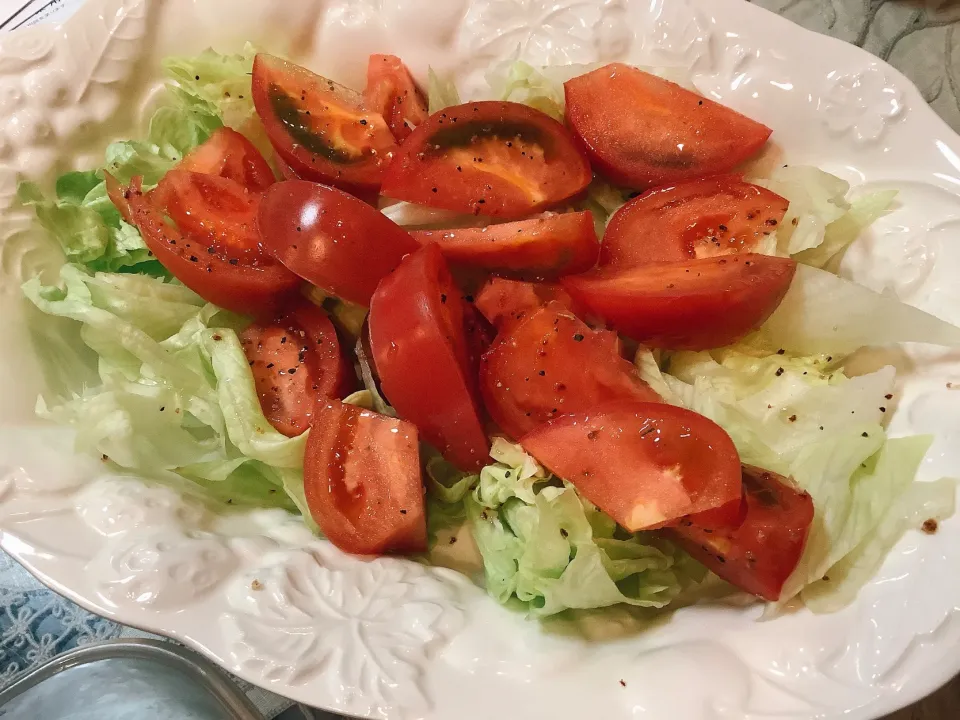 トマト🍅サラダ🥗😋|アライさんさん