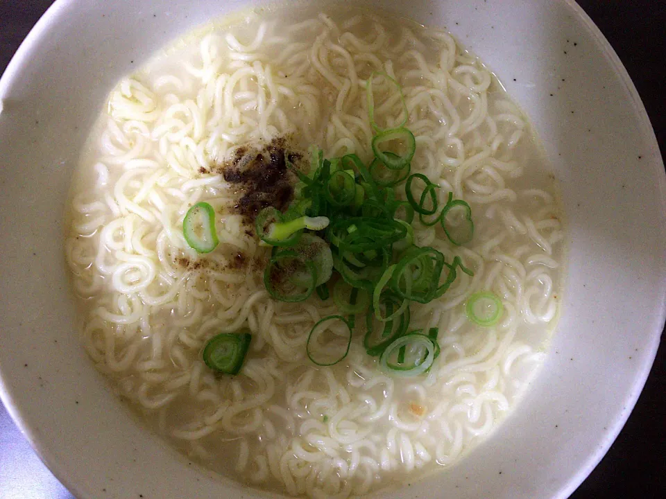 TV なめらかな細麺 豚骨ラーメン|ばーさんさん