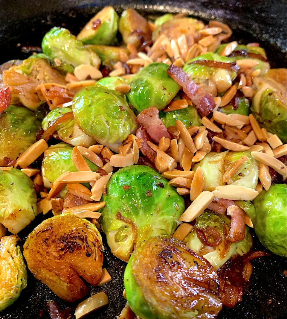 Sauteed Brussels sprouts with Bacon and Toast Almond 👌😋|Alma's Home Kitchenさん