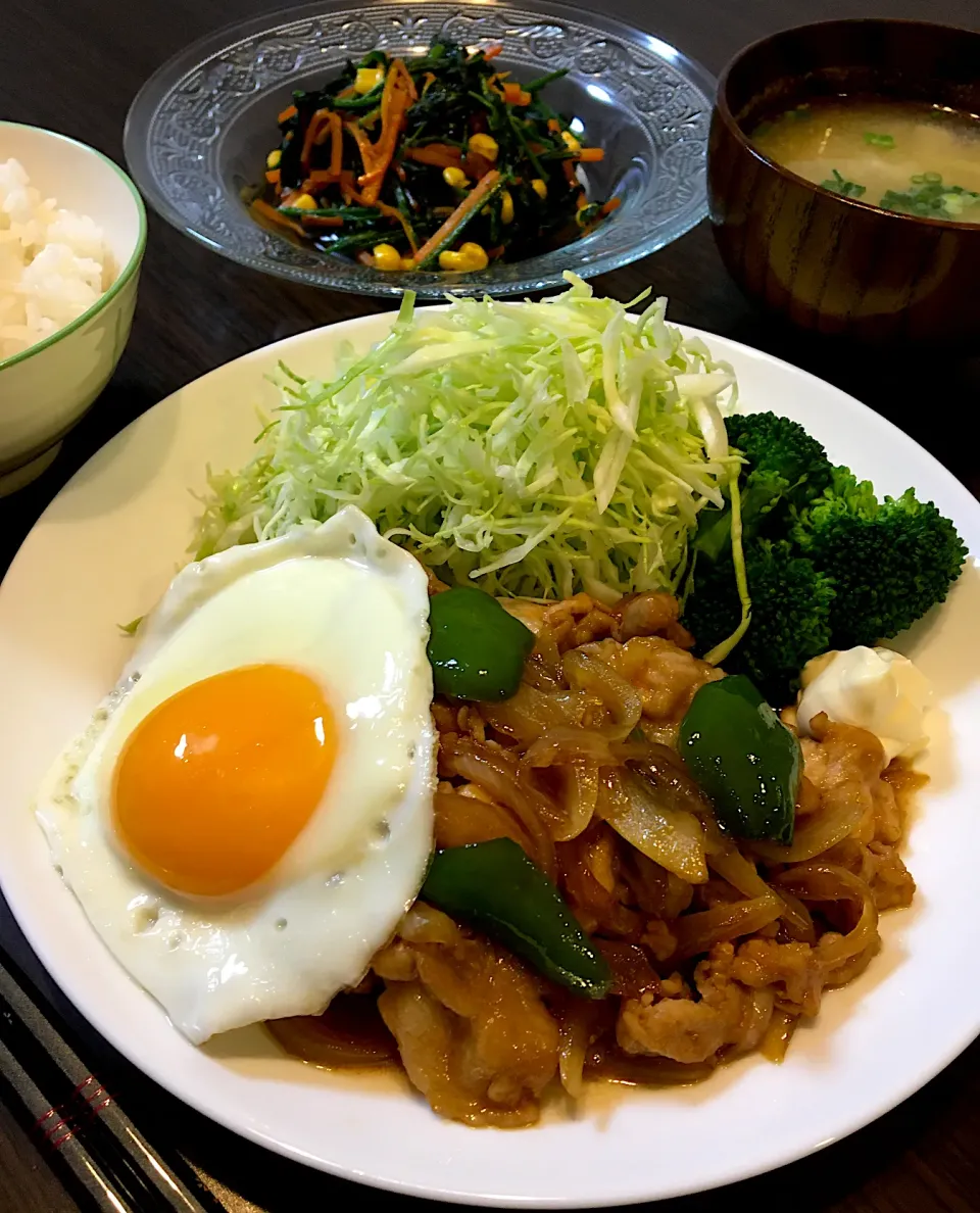 Snapdishの料理写真:豚の生姜焼きの晩ご飯|mikaさん