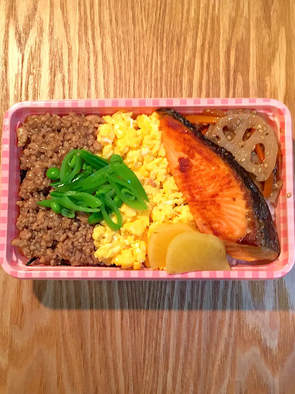 三色弁当|あぐりさん