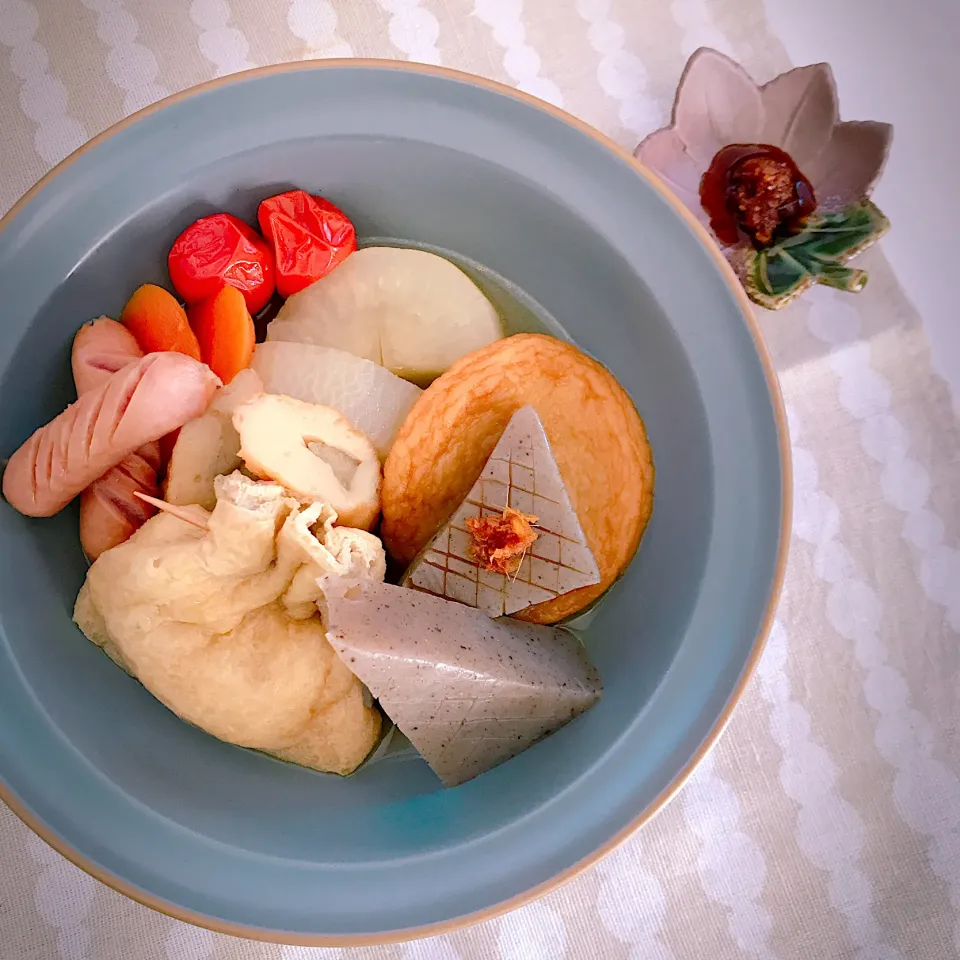 あるものでおでん🍢しょうが醤油が必須な我が家です😆|めぐぐさん