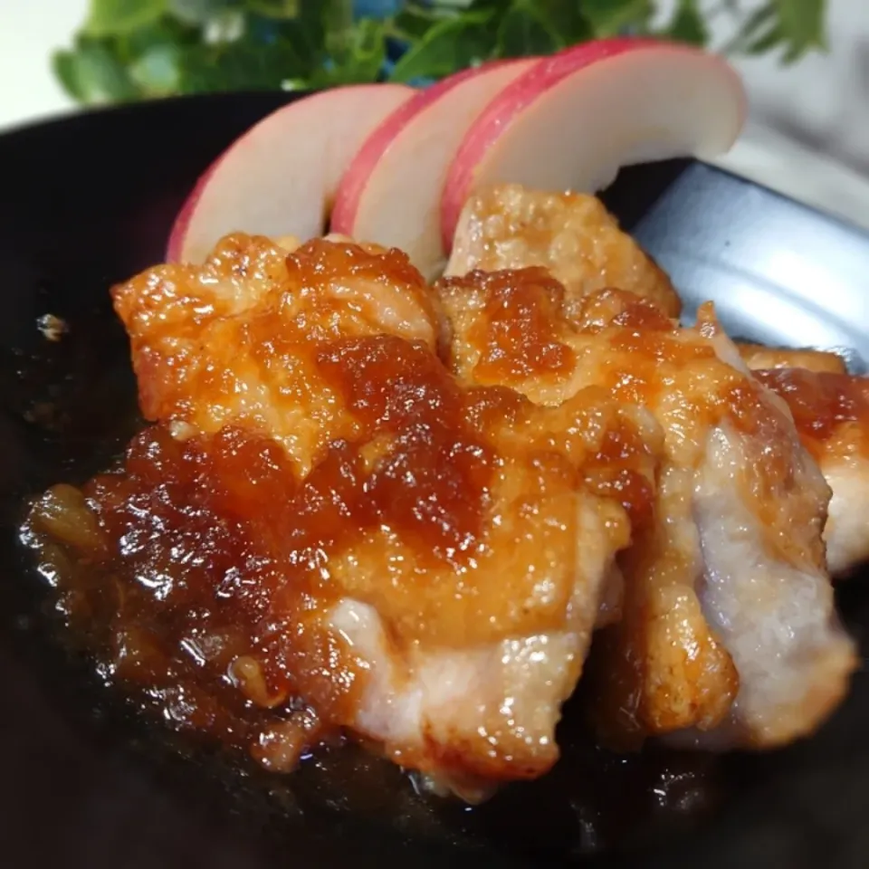 りんごジャムで照り焼きチキン|ポトスさん