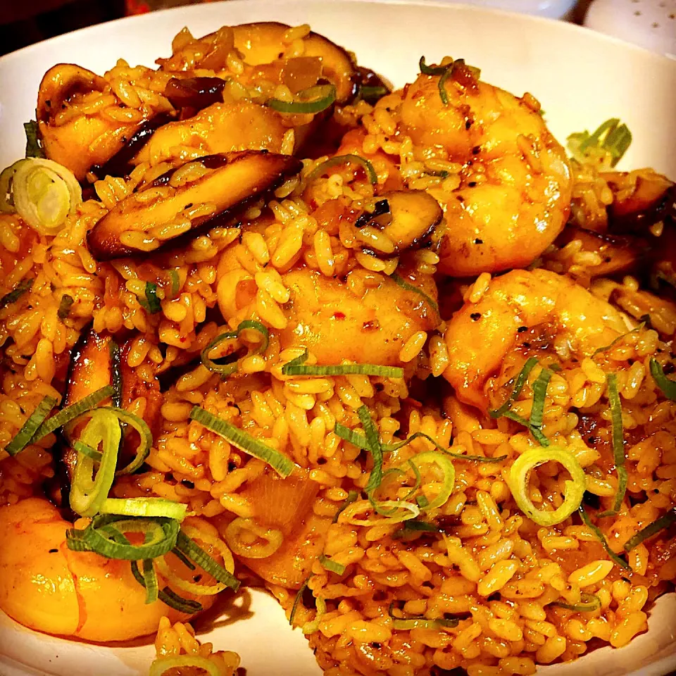 Dinner Time @home  Homemade Risotto with Large Prawns & Mushroom cooked in a Spicy Miso Stock a little bit of Fusion Cooking #italianfood #risotto #asia #rice #|Emanuel Hayashiさん