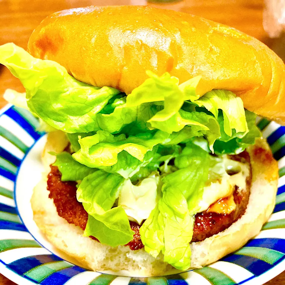 Snapdishの料理写真:照り焼きバーガー🍔大豆ミートでヘルシー✨|まいりさん