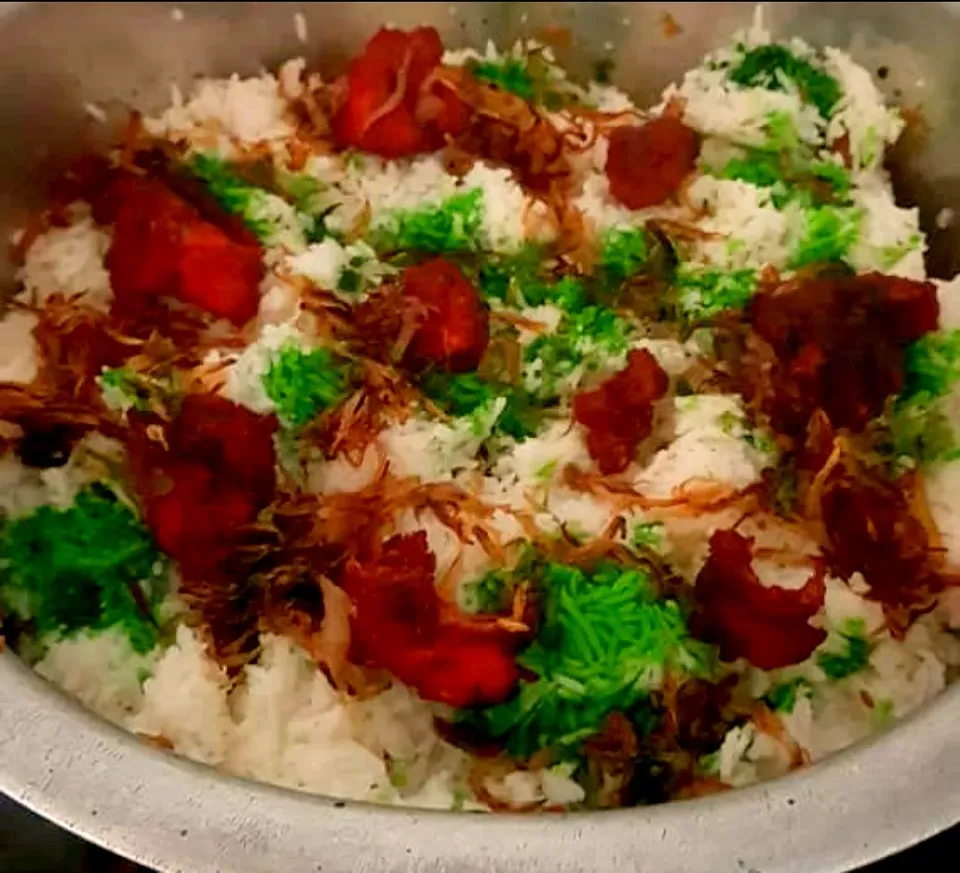 chikken tikka biryani😋🍲🍗pot of chikken 😋😎|india ka zaika😋😋さん